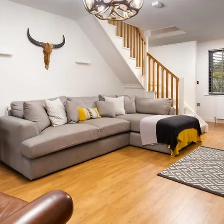 Foxrock * Windermere